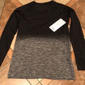 Swiftly tech LS in blk and white